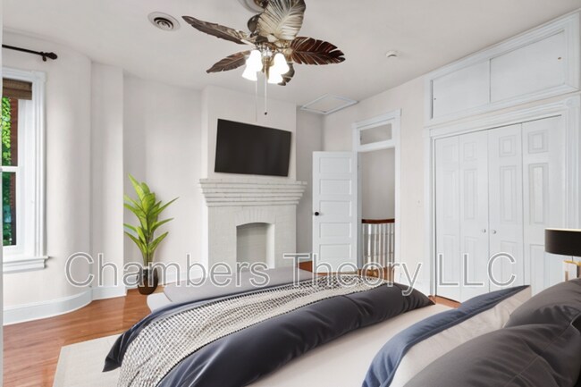 Building Photo - 1745 1st St NW