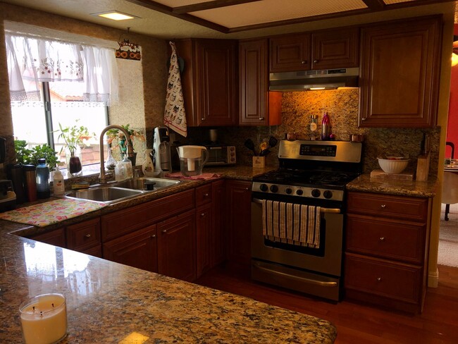 Building Photo - Gorgeous Furnished Oasis in Las Vegas Avai...