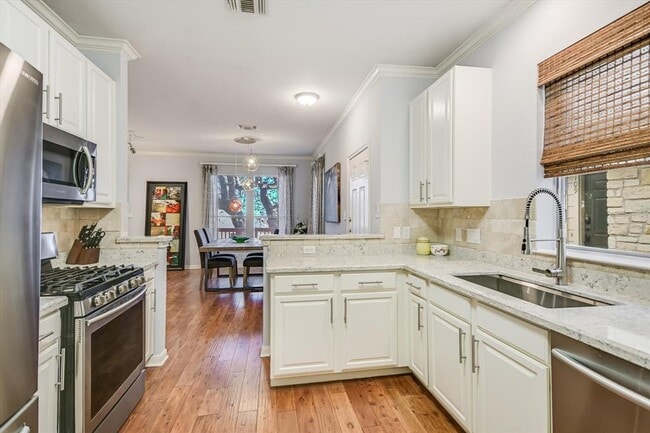 Building Photo - 7501 Shadowridge Run