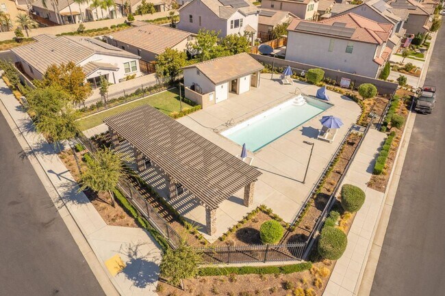 Building Photo - Stunning Granville Home in Copper River Canvas Gated Community!