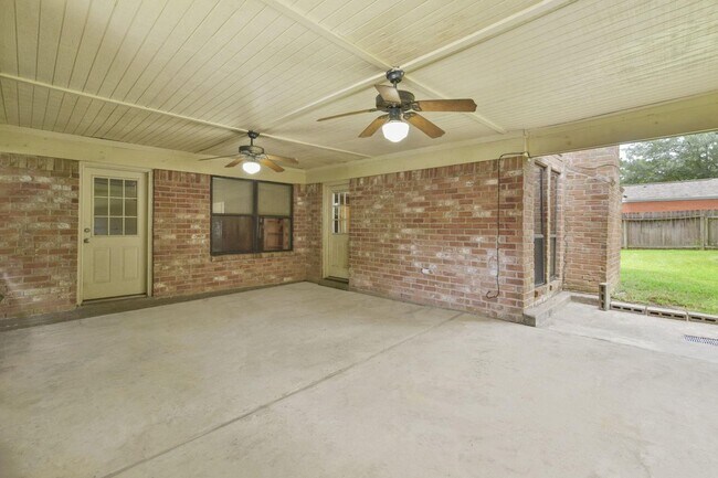 Building Photo - 3735 Pineleaf Dr