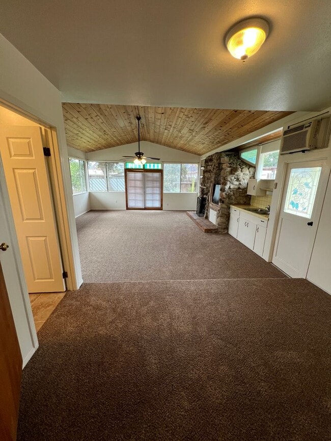 Building Photo - 217 Gridley Rd