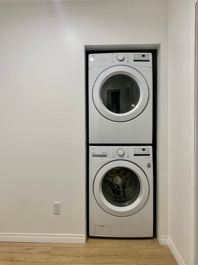 In-unit washer/dryer - 7465 Garden Grove Ave