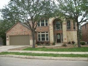 Building Photo - BEAUTIFUL HOME IN A GATED COMMUNITY!