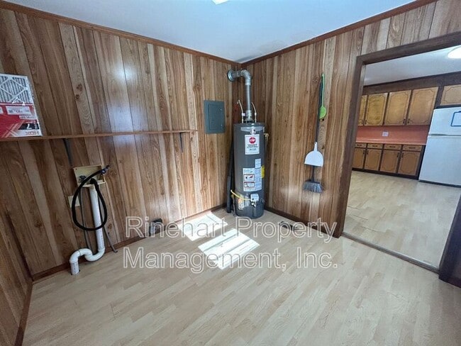 Building Photo - 410 Williamson St