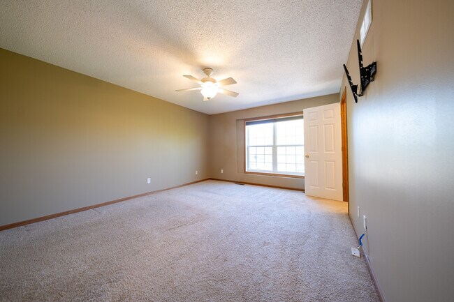 Building Photo - 15645 Float Ct