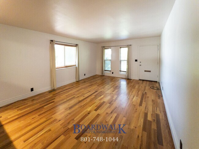 Building Photo - 1781 Lincoln Ln