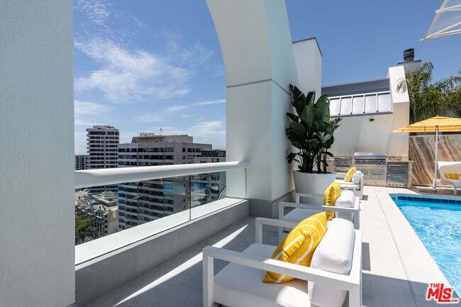 Building Photo - 10520 Wilshire Blvd