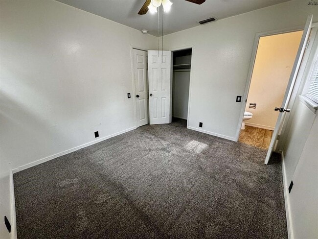 Building Photo - 1504 Red Fox Rd