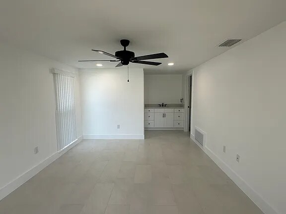 Building Photo - 5401 Leeward Ln