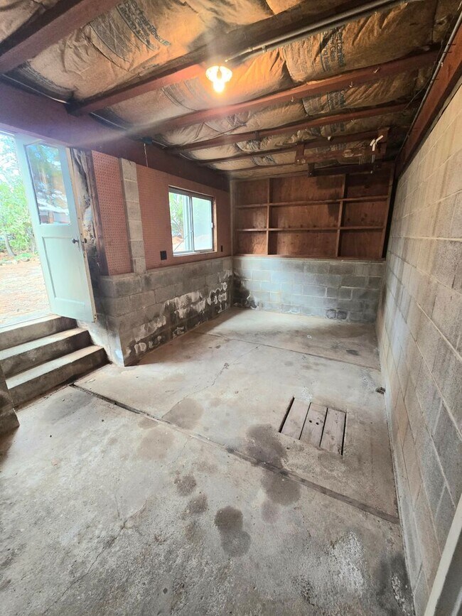 Building Photo - Light and Airy 2 Bedroom 2 Bath In Heather Glen Estates