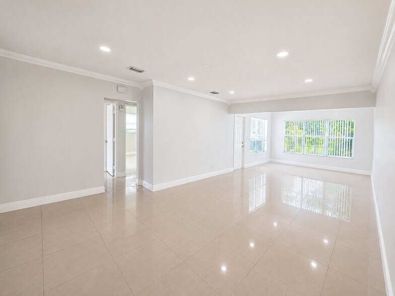 Building Photo - 1306 S 29th Ave