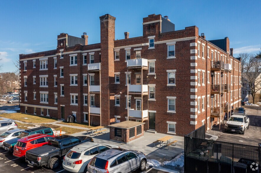 Building Photo - 840 Massachusetts Ave