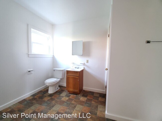 Building Photo - 3 br, 1 bath House - 83 South Ave