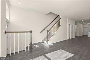 Building Photo - 418 E 21st St