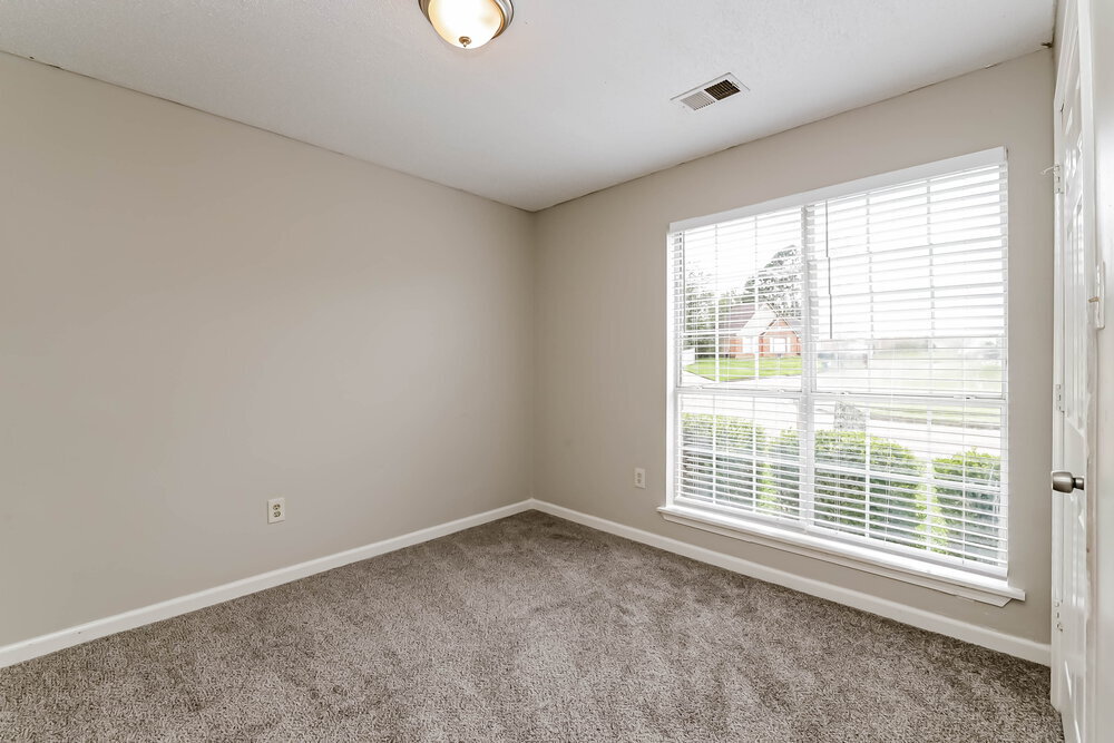 Building Photo - 4574 Kings Grant Dr