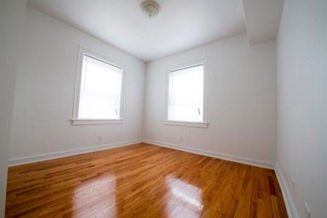 Building Photo - Auburn Gresham Apartments