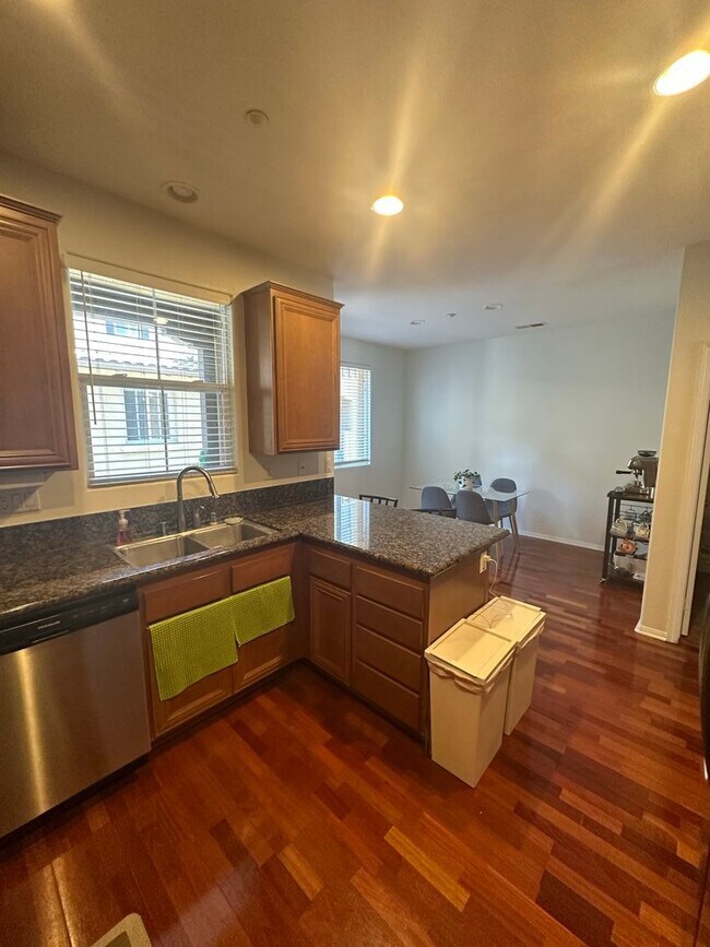 Building Photo - Stunning 3-Bedroom, 2.5-Bath Townhome in the Heart of Torrey Highlands – A Must-See!