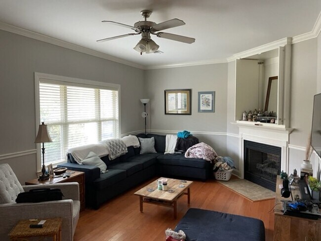 Building Photo - Great 3 BR 3.5 BA in Aspen Ridge.