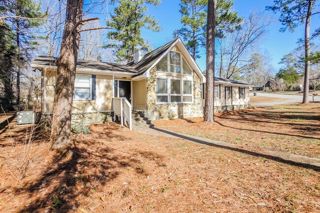 Primary Photo - 101 Serpentine Rd