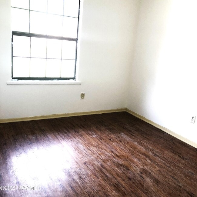 Building Photo - 413 Knollwood Cir