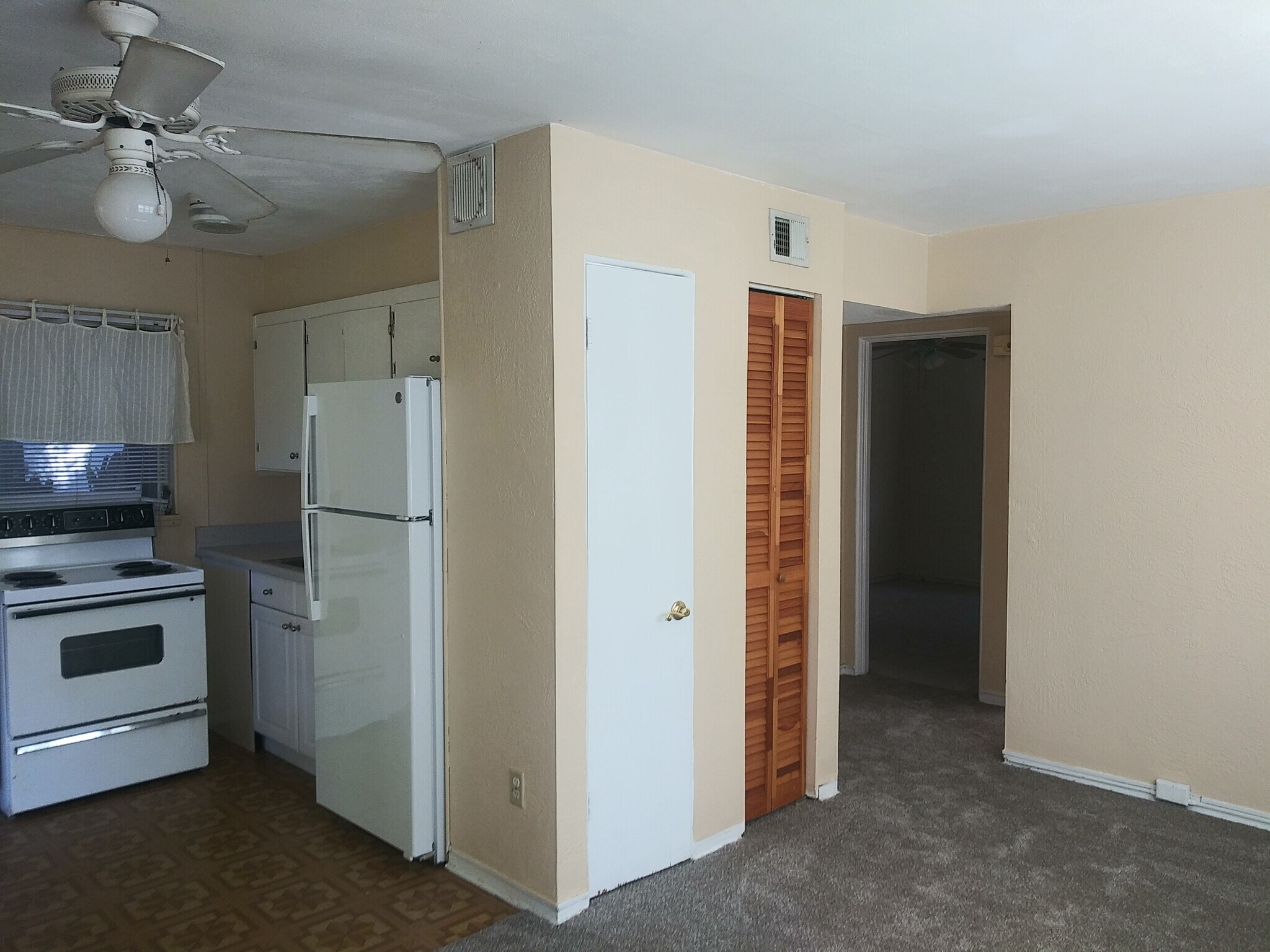 Building Photo - 605 S Summerlin Ave