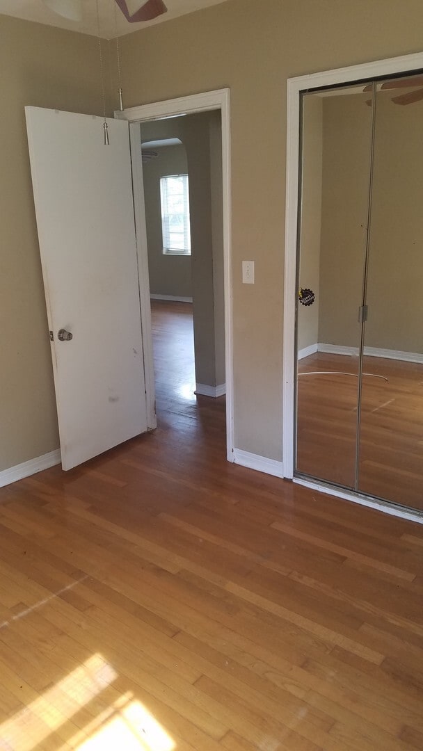 Building Photo - Three Bedroom One Bathroom House