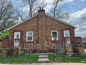 Building Photo - 8840 Graceland Ave