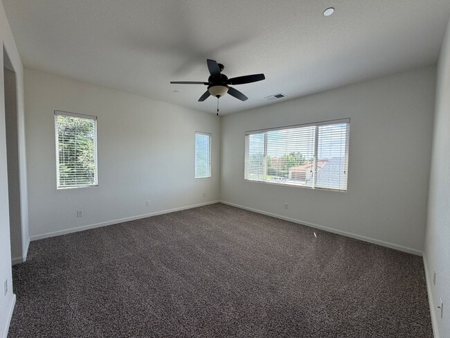 Building Photo - 7399 E Giavanna Ave