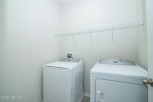 Building Photo - 690 Windermere Way