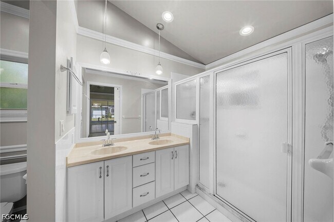 Building Photo - 2614 7th St W