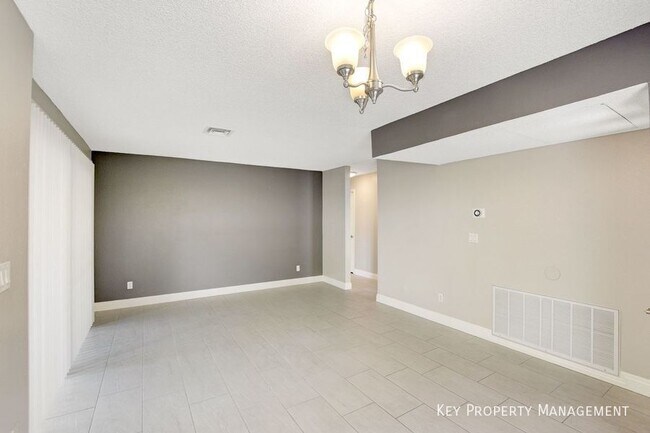 Building Photo - 4700 Nara Vista Way