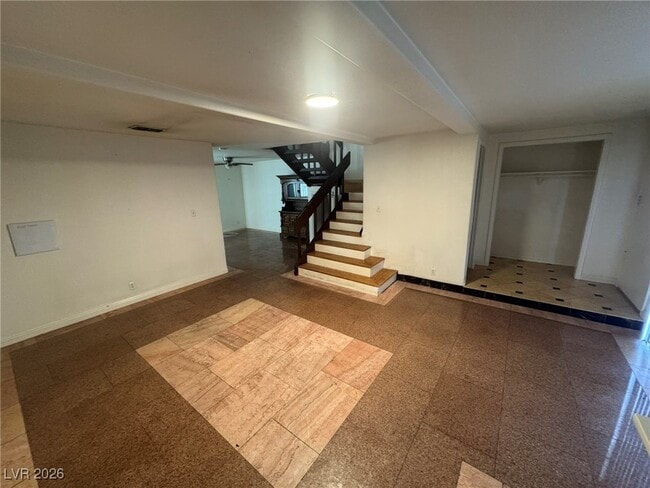 Building Photo - 518 Delfern Ln