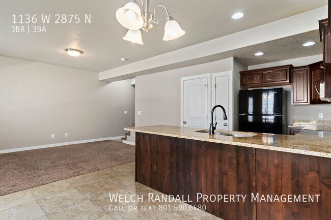 Building Photo - 1136 2875 N