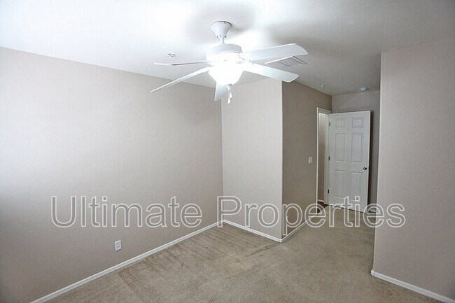 Building Photo - 8856 W Aster Dr