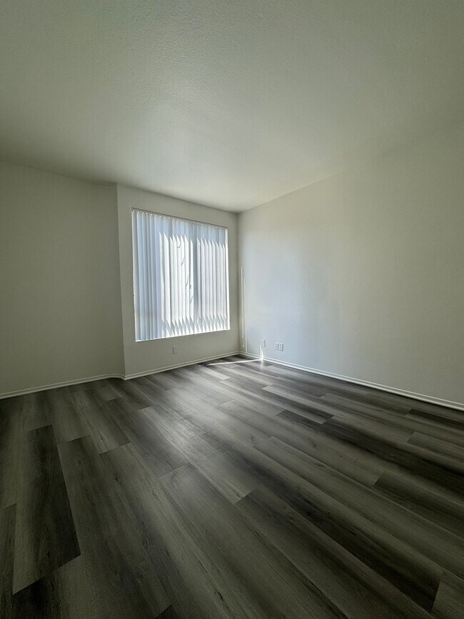 Building Photo - 4343 Whitsett Ave