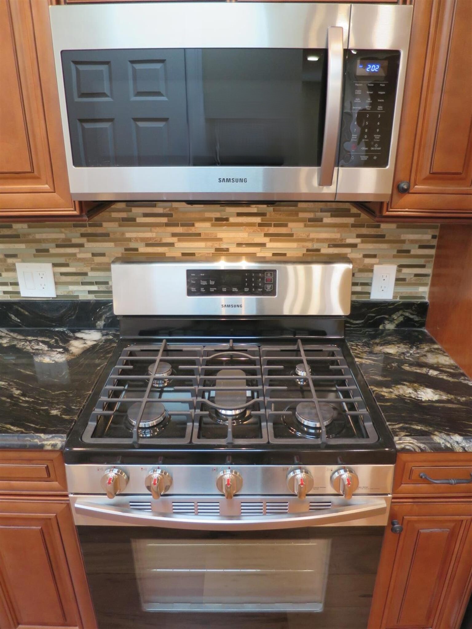 Building Photo - 136 Inman St