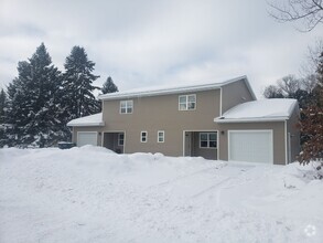 Building Photo - 3 Bedroom Duplex