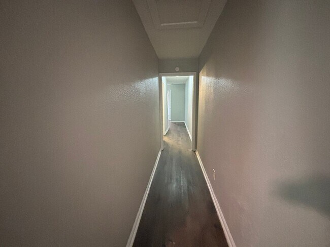 Building Photo - 3034-3036 Sinclair St