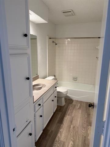 Building Photo - 7502 Pear Tree Ln