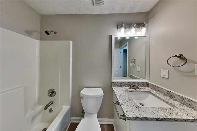 Building Photo - 3 Maplelake Dr