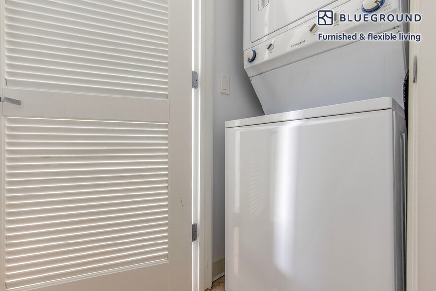 Building Photo - 201 N Garland Ct