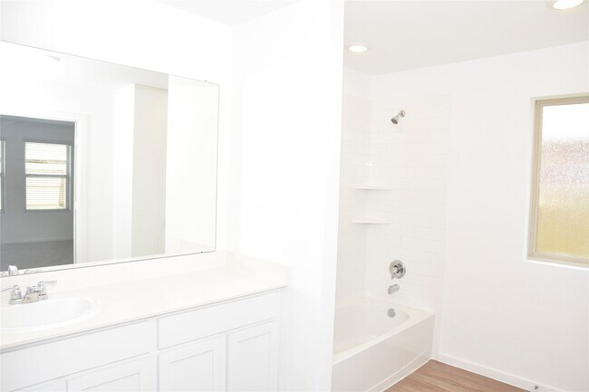 Building Photo - 5135 Sunvalley Bend Dr