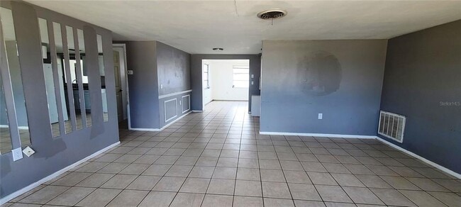 Building Photo - 5200 Chet Dr