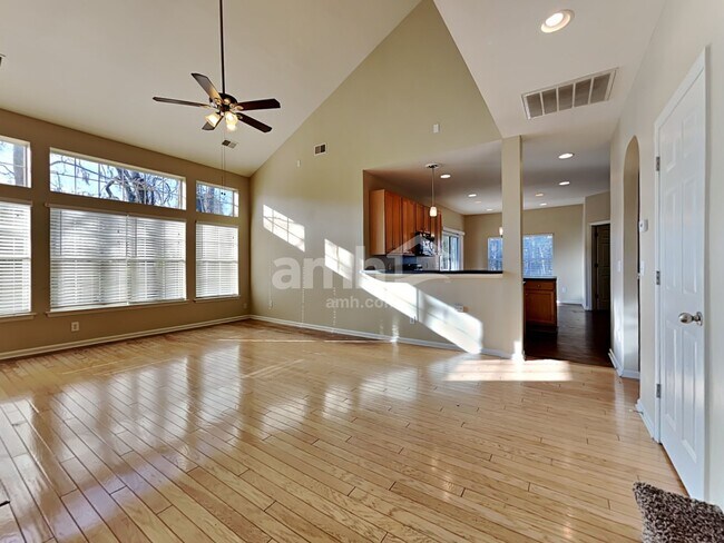 Building Photo - 110 Pristine Ct