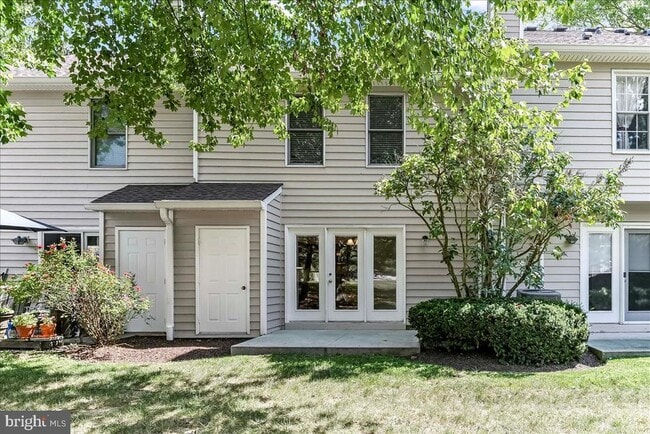 Building Photo - 705 Meadow Ct