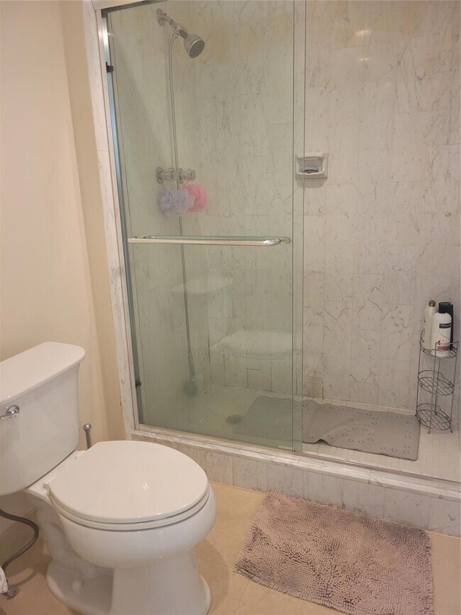 Building Photo - 2401 S Ocean Dr