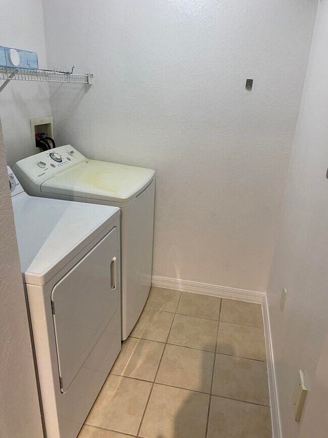 Building Photo - 2730 Anzio Ct
