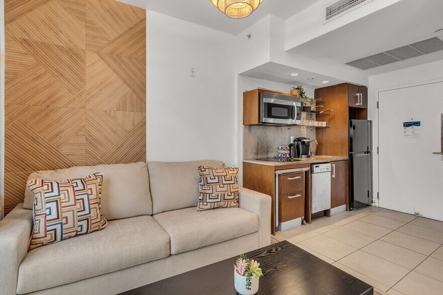 Building Photo - 1036 Ocean Dr