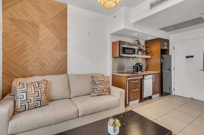 Building Photo - 1036 Ocean Dr